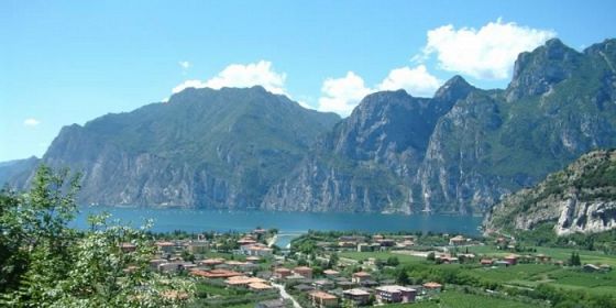 Le camminate sostenibili del Garda: dal ponte al ponte attraverso il centro storico di Arco