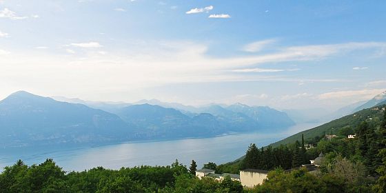 Le camminate sostenibili del Garda: anello tra Desenzano, Torre di San Martino e Vigeti del Lugana 