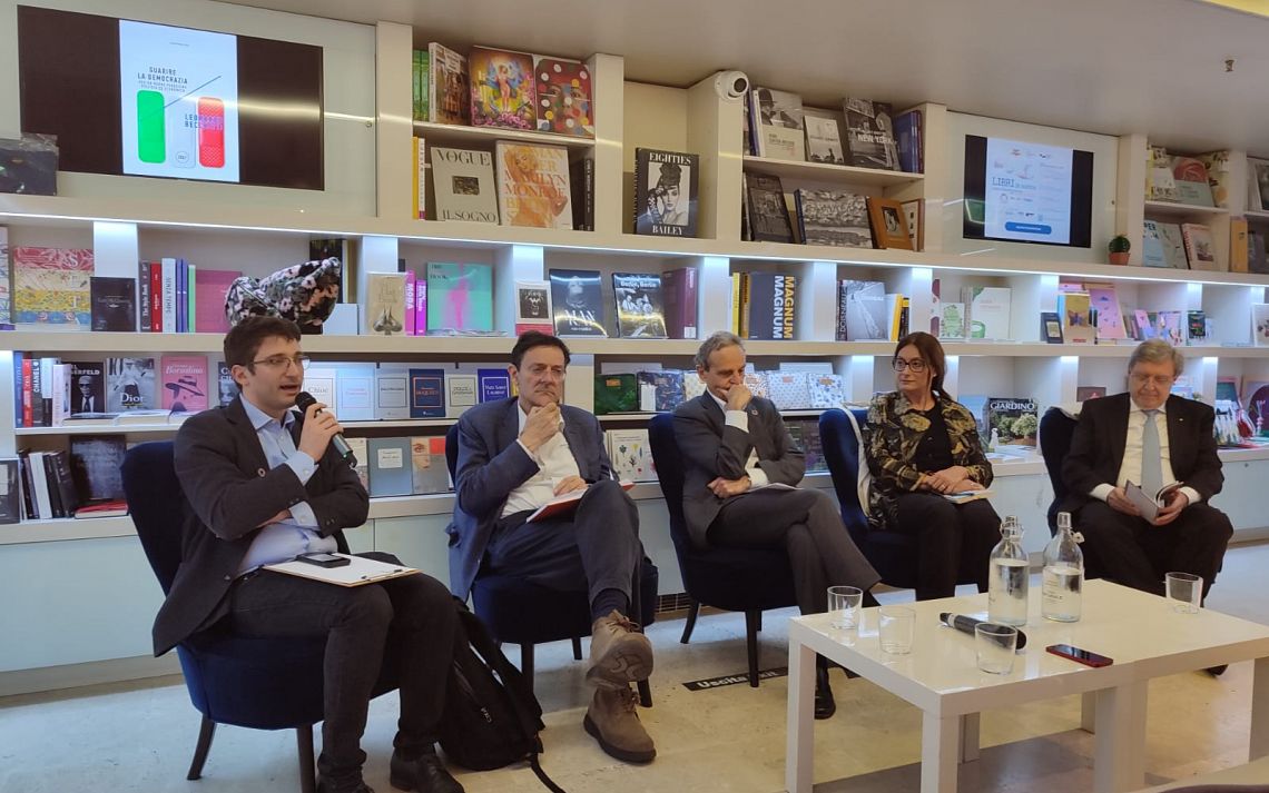 Le malattie della democrazia si combattono con un nuovo paradigma sociale
